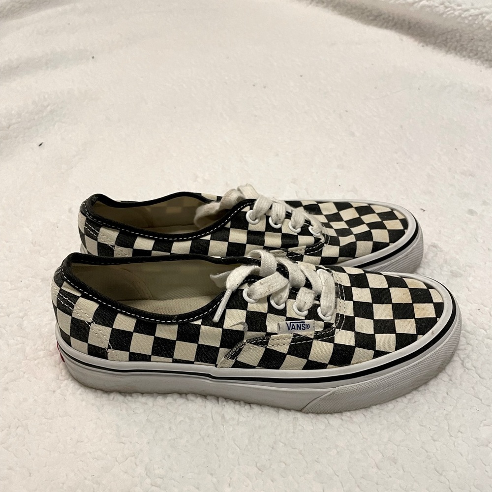 Size 6.0 Women’s Checkered Vans